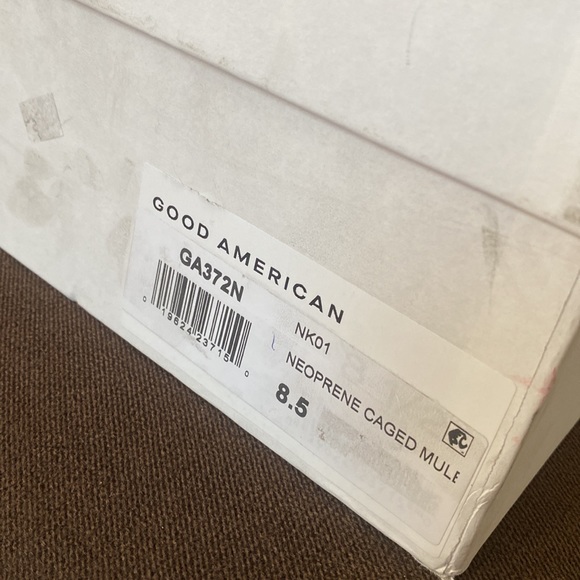 NIB Good American Shoes - Picture 5 of 5